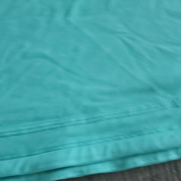 Lululemon tank - Picture 2 of 4